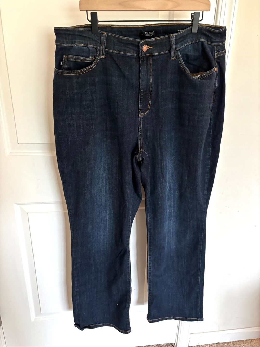Judy Blue Straight Fit Jeans
